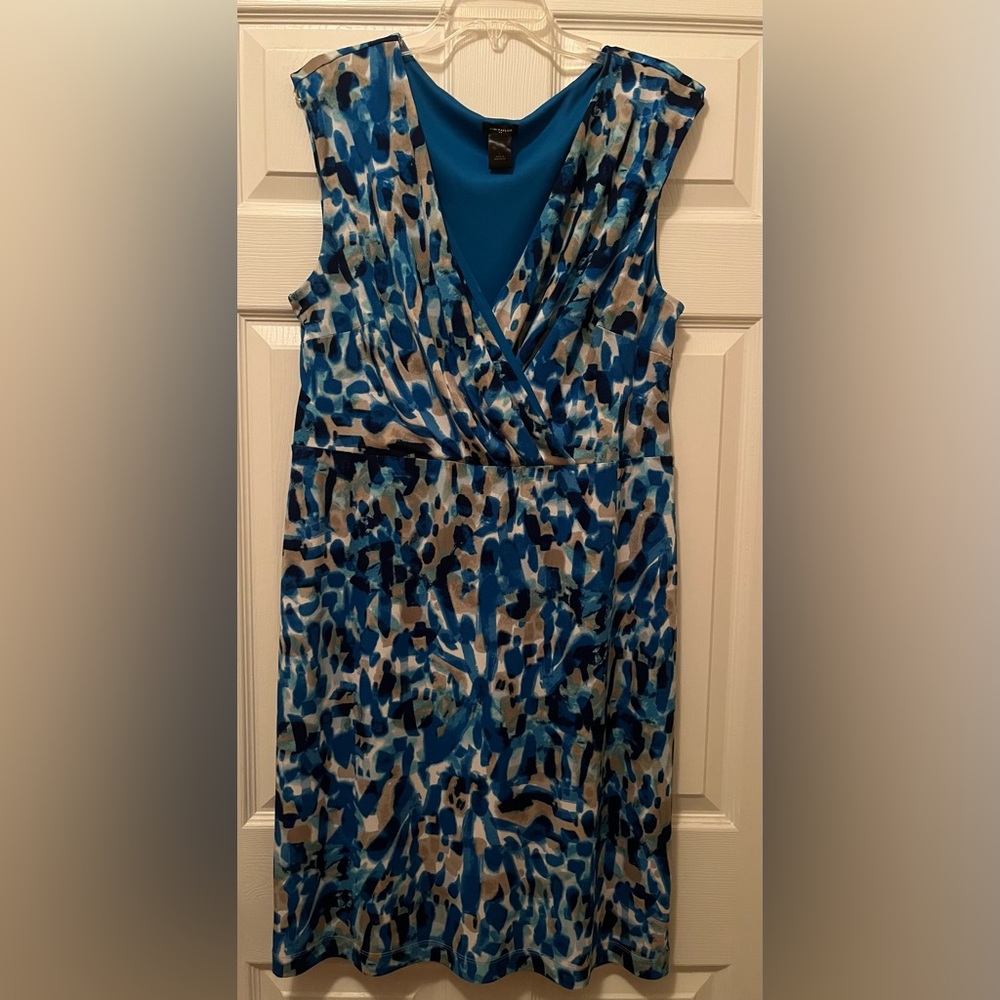 Ann Taylor Black V-Neck Sleeveless Knee Length Dress Size Large - Women